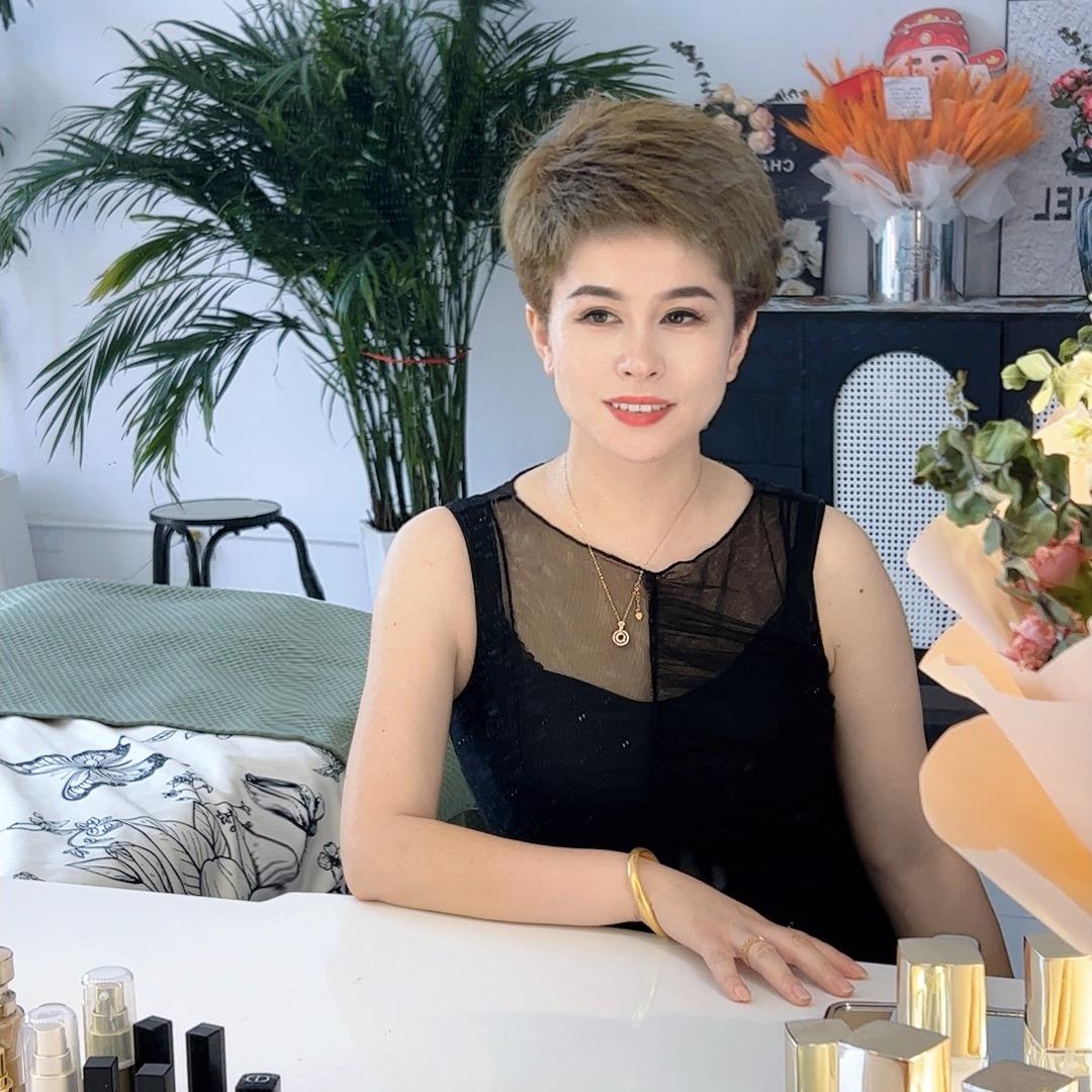 御元熙—问题性皮肤管理+眉形设计