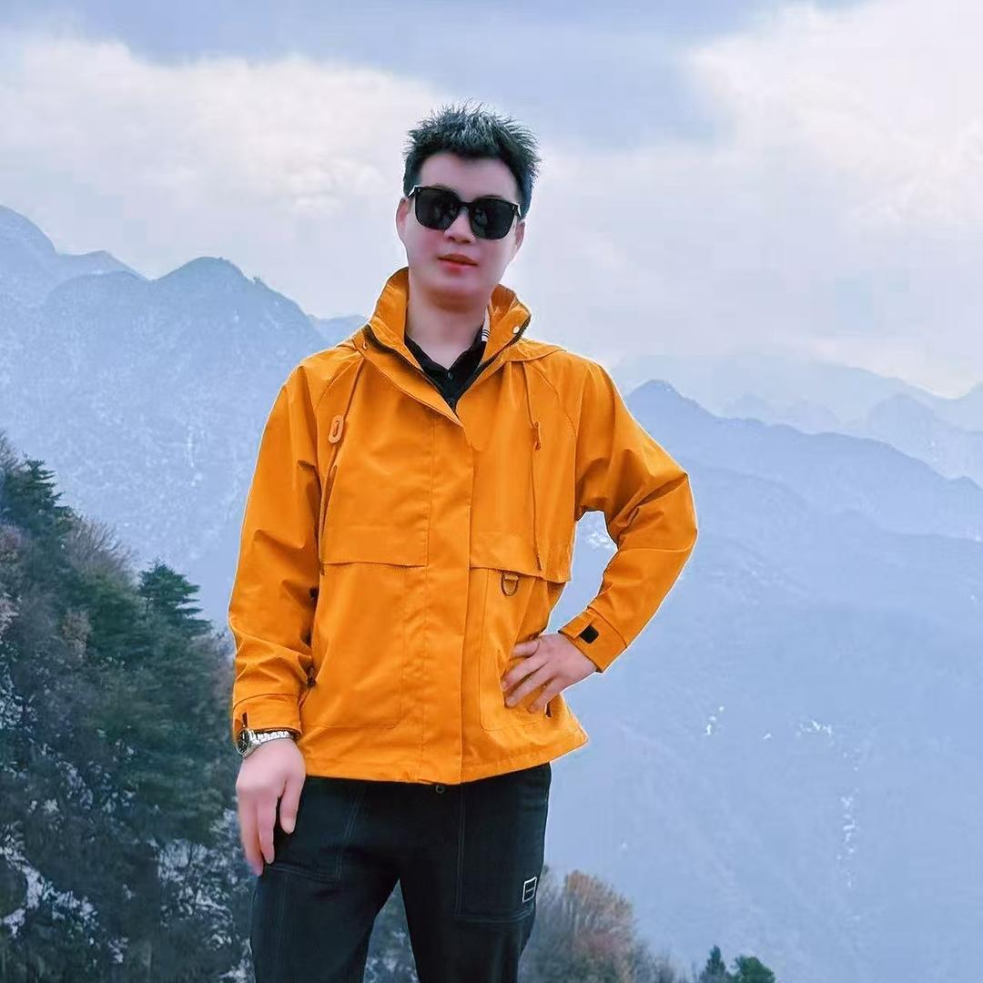 东哥（愛爬山）