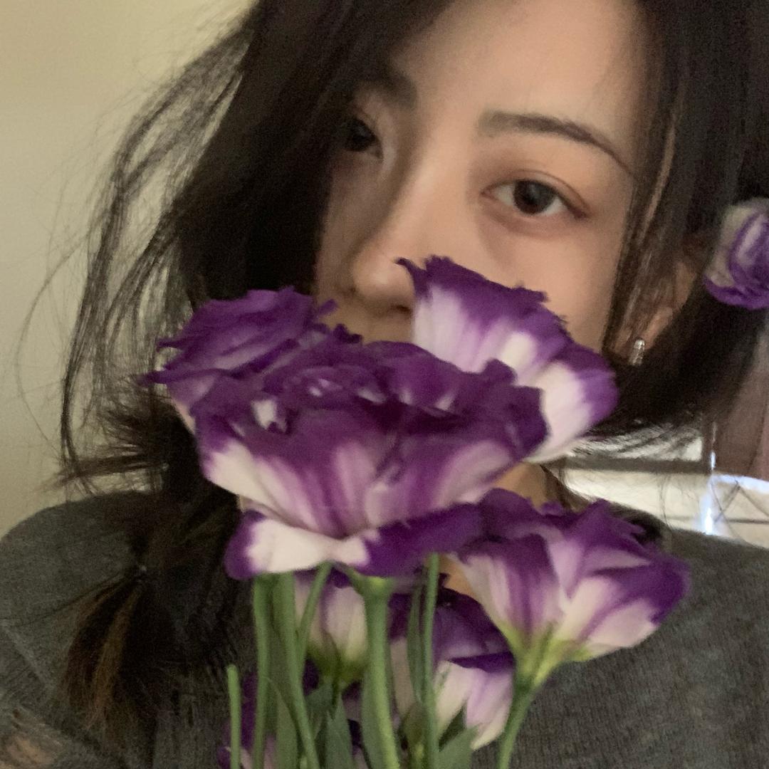 草莓🥭馅儿大蟑螂.