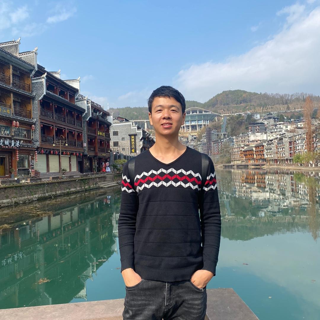 何小二， 农村人