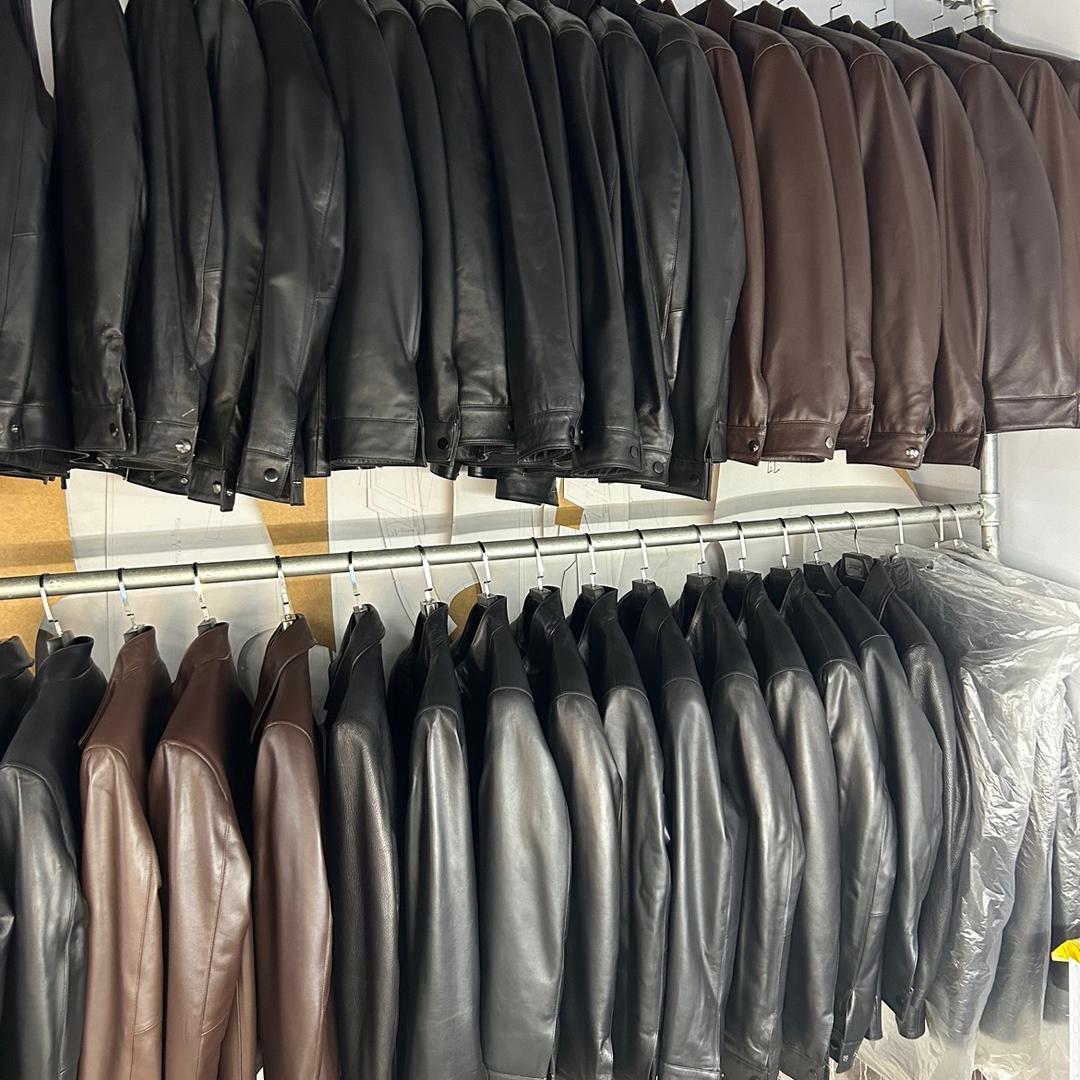 诗雅男装工厂店