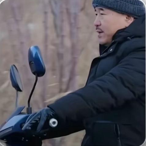 忘记给闺蜜打洗脚水又被揍了一顿