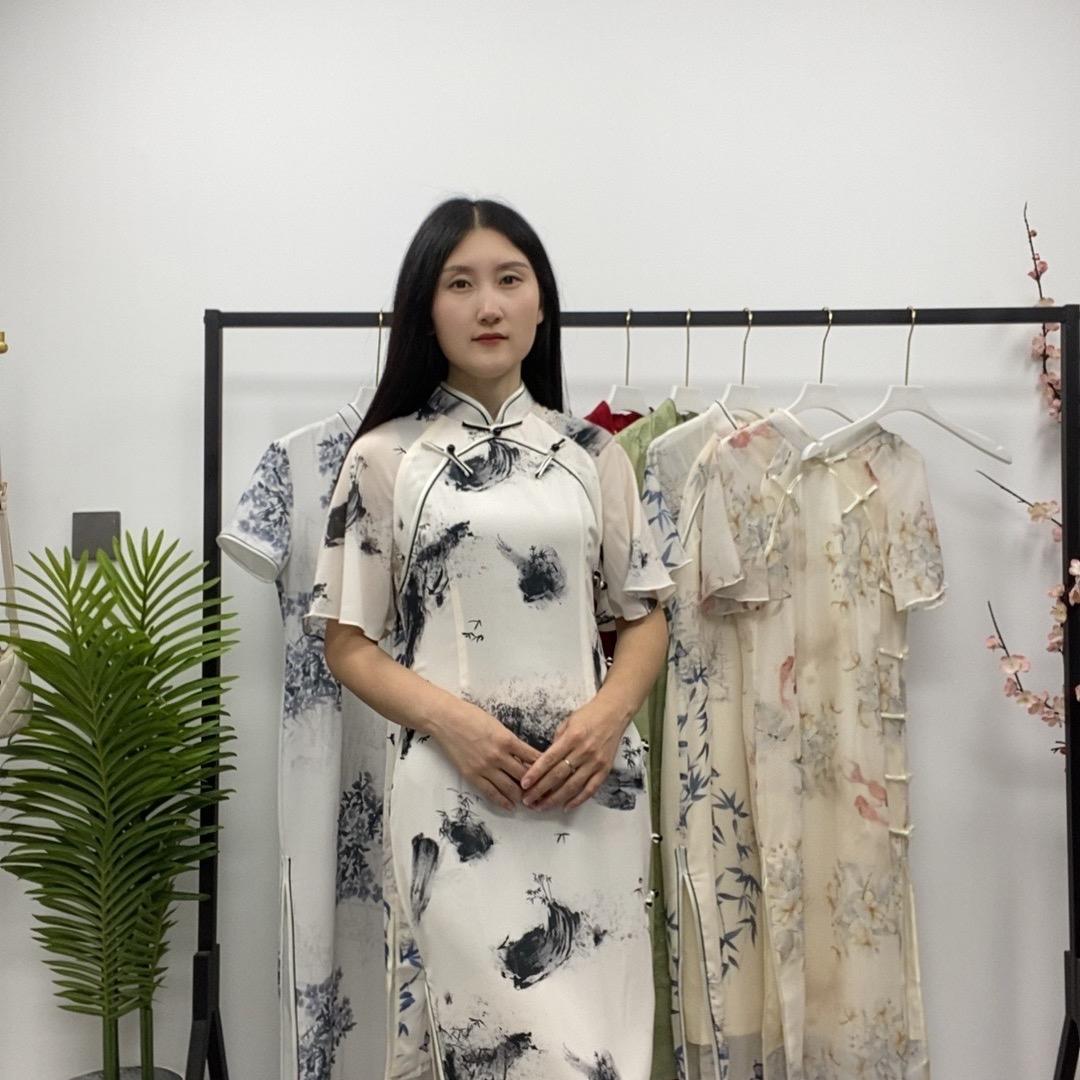 阿雪国风旗袍服饰