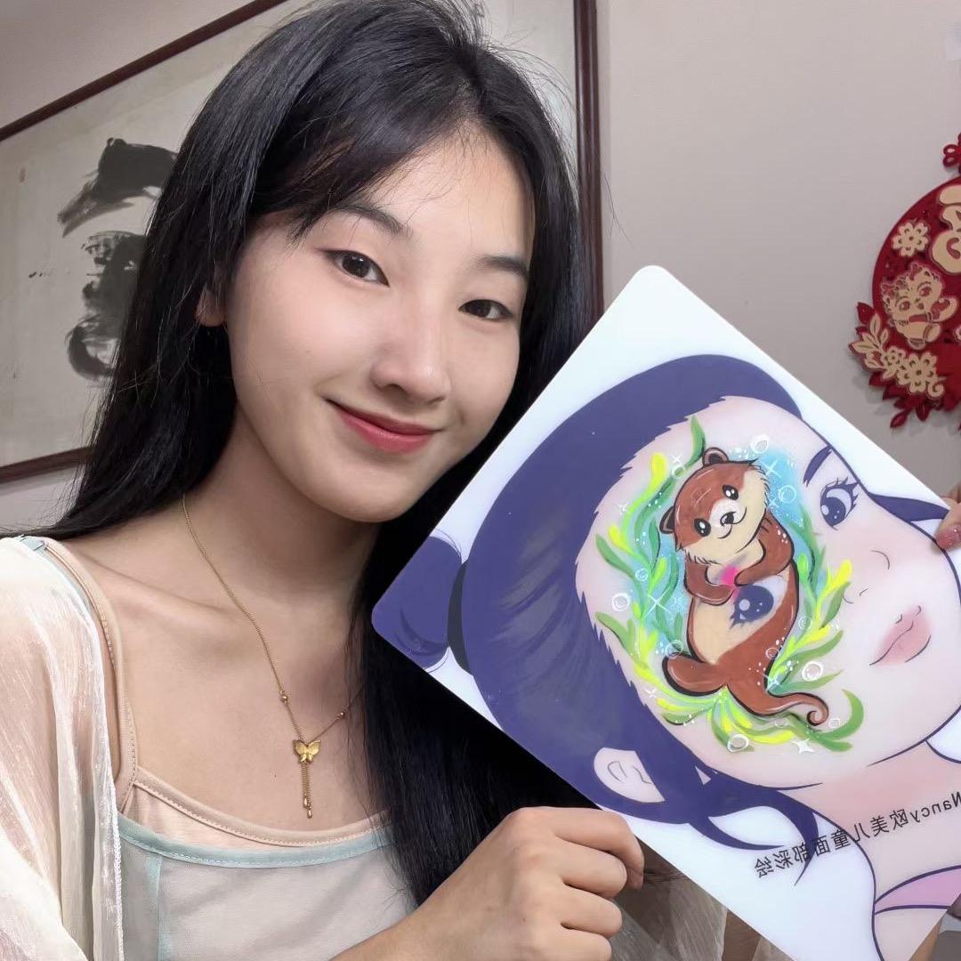 爱乐老师教彩绘