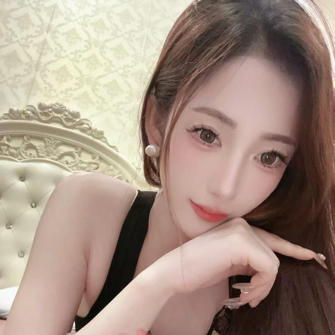 喝可乐的猫咪🐱