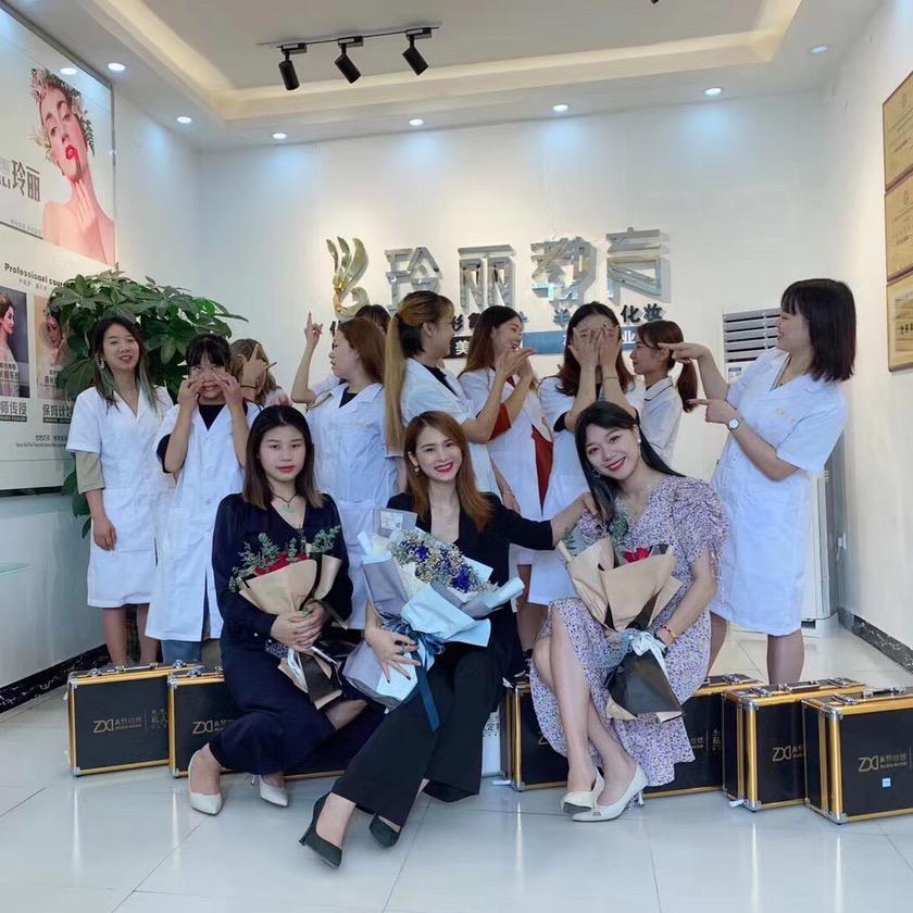 金老师玲丽美学(城中路校区)