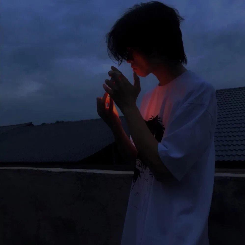 拉露恩