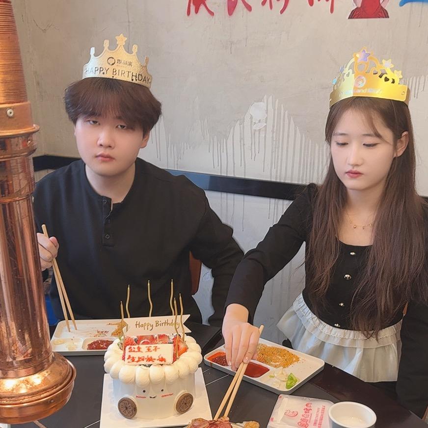 爱唱歌的小姐姐