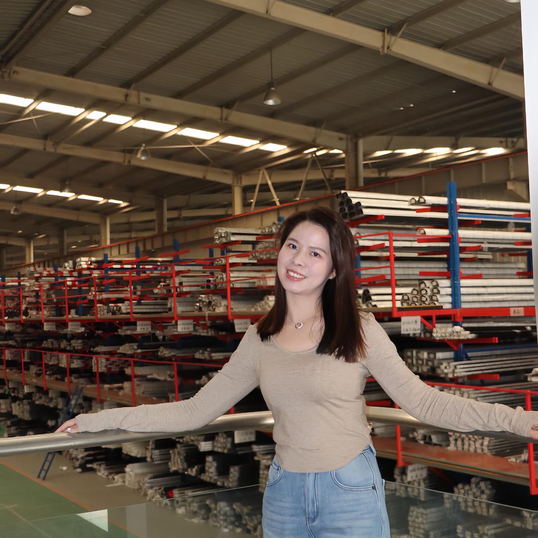 张莹 四川 悦满佳铝业