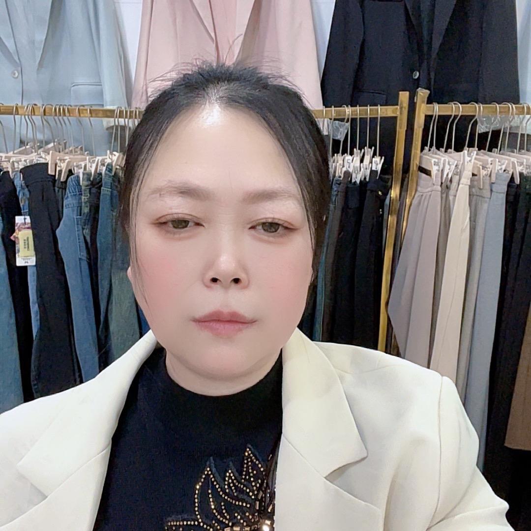 春苗女装店