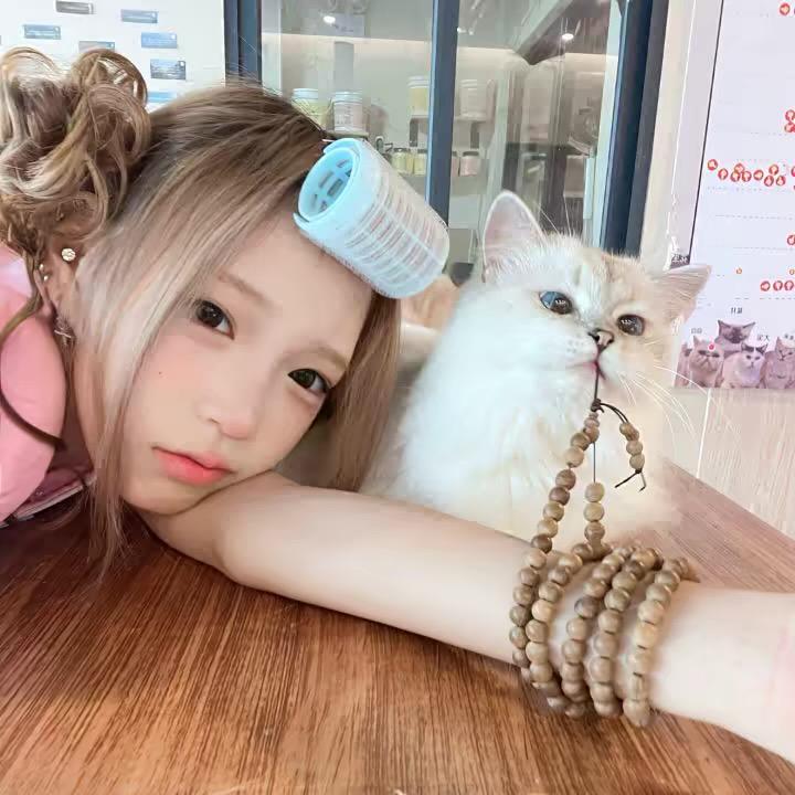 咕噜^