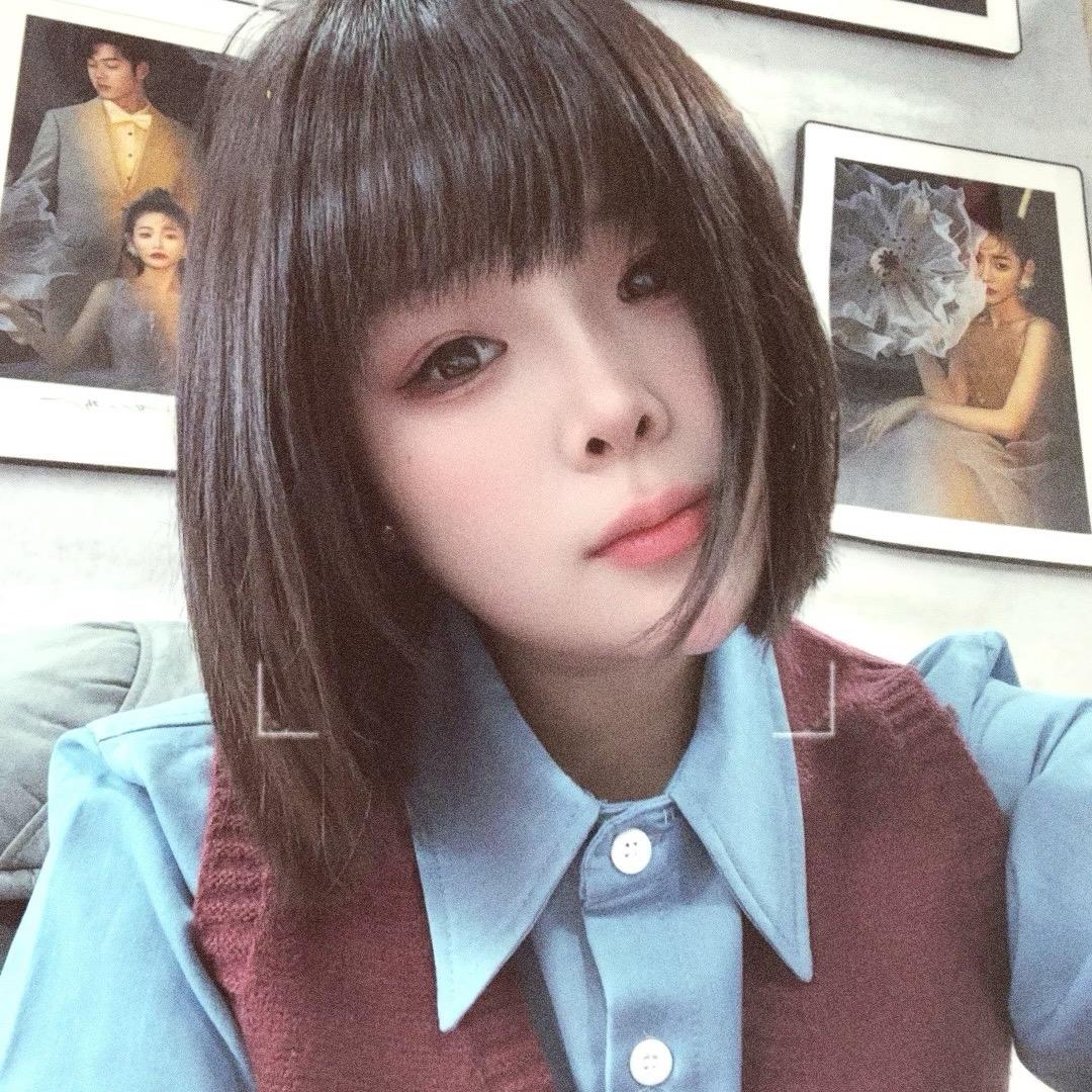 默～