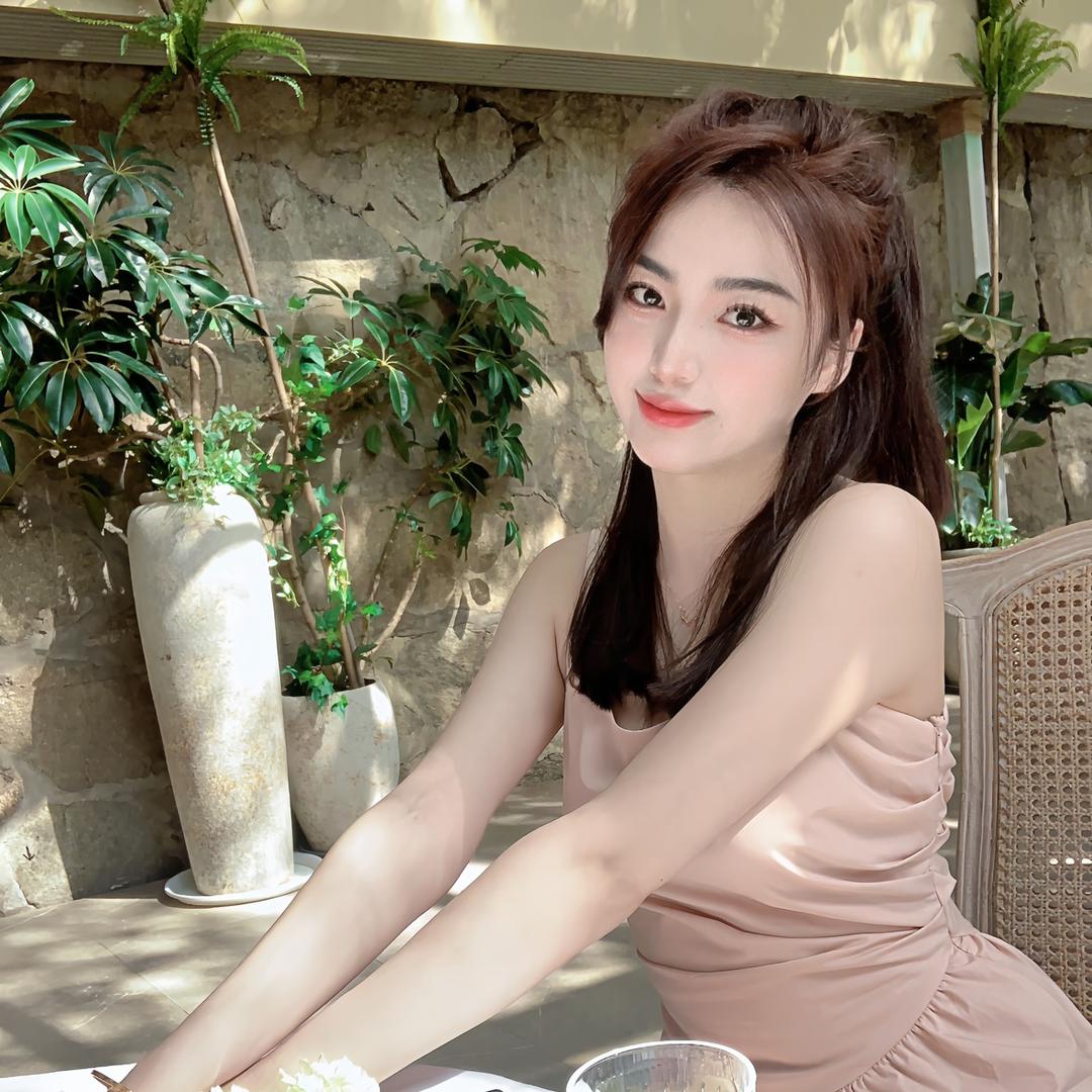 不高冷的曾漂亮