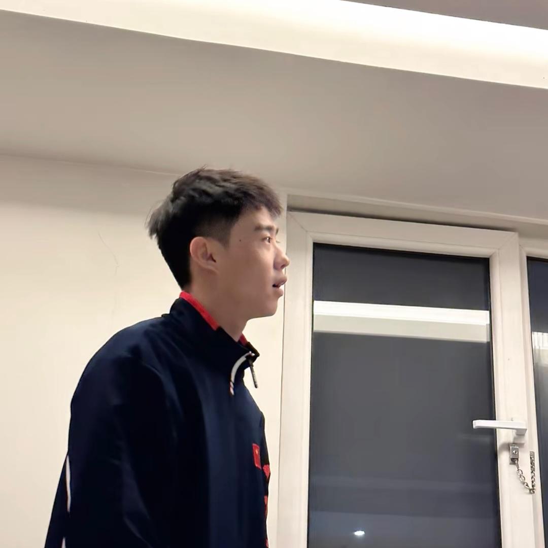 V200
