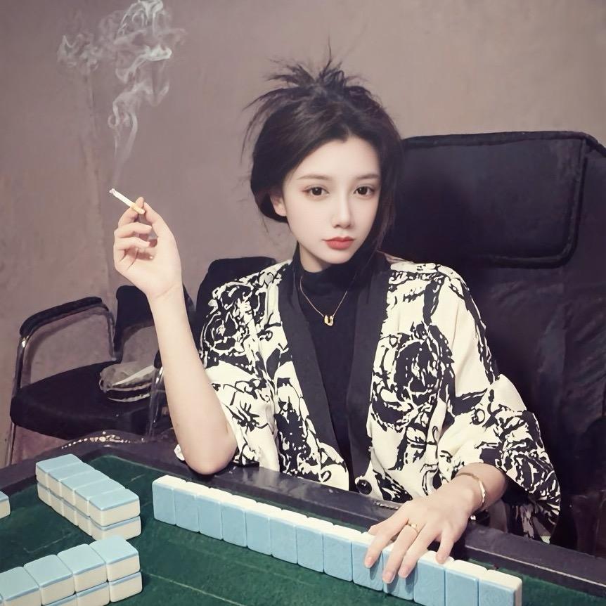 大琪.（中俄混血）