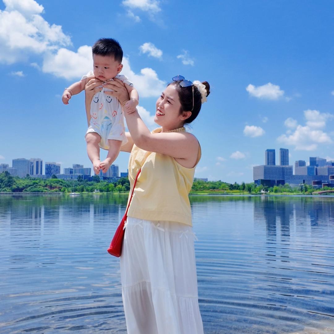 泽泽妈  (全职带娃)