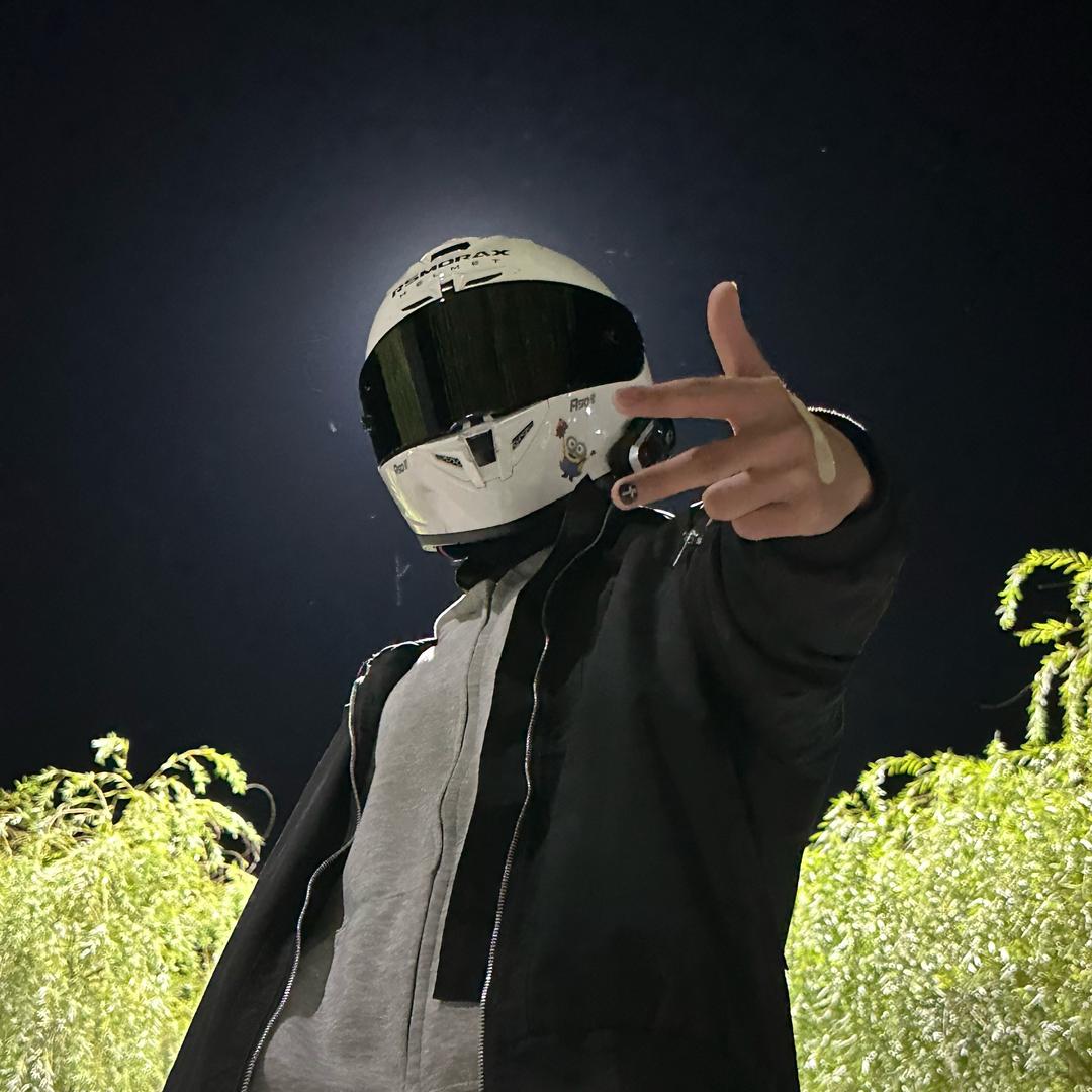 小小春🏍️