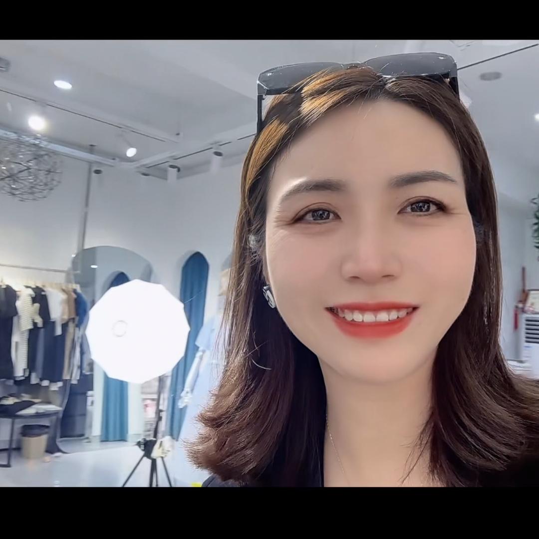 瑞丽服饰店