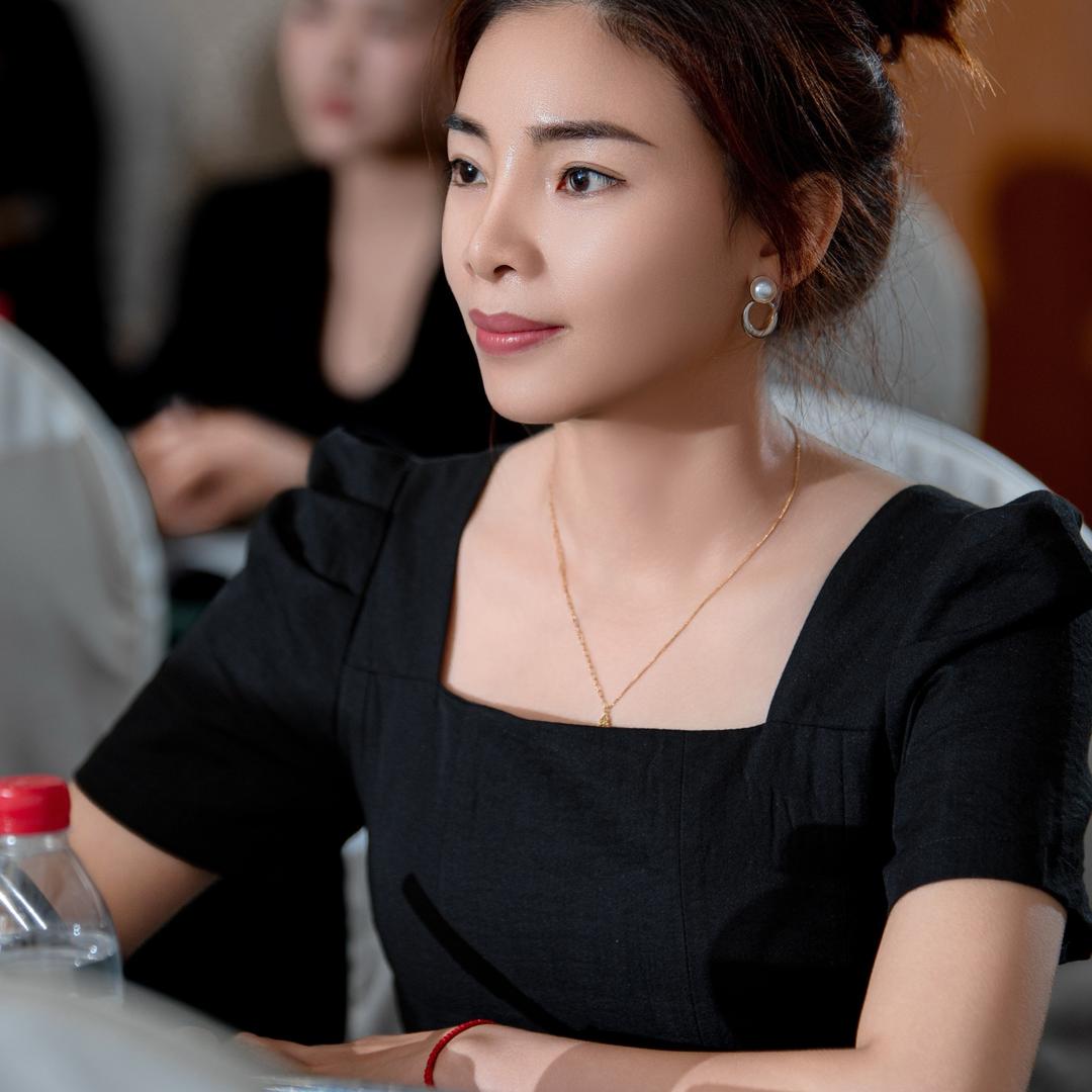 万宁美学设计萱萱