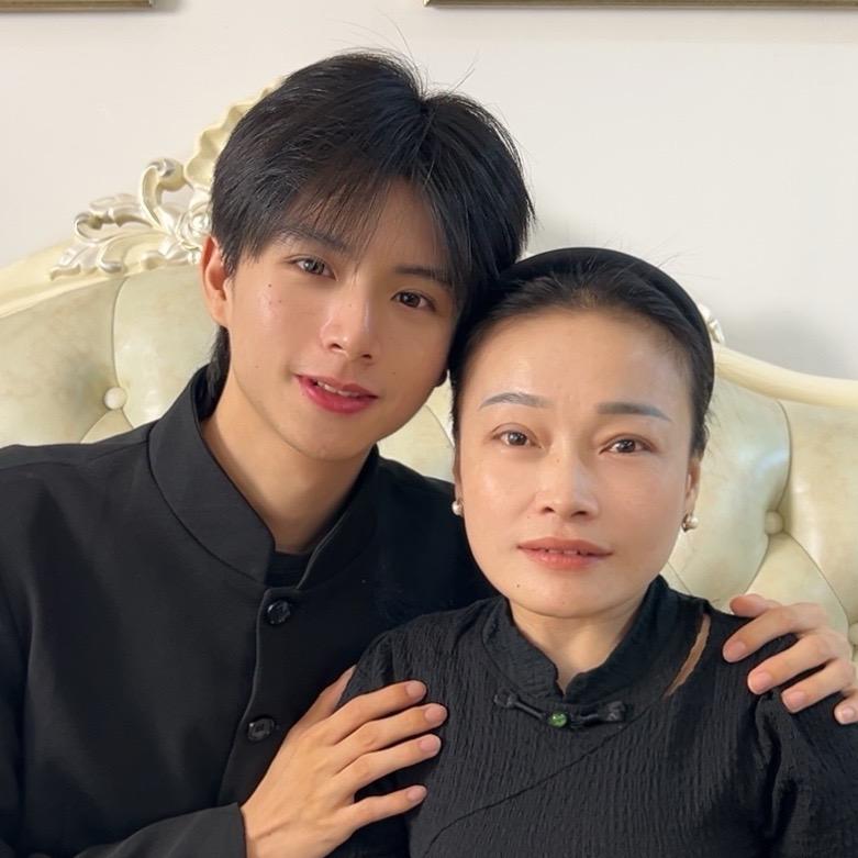 小燕和小新