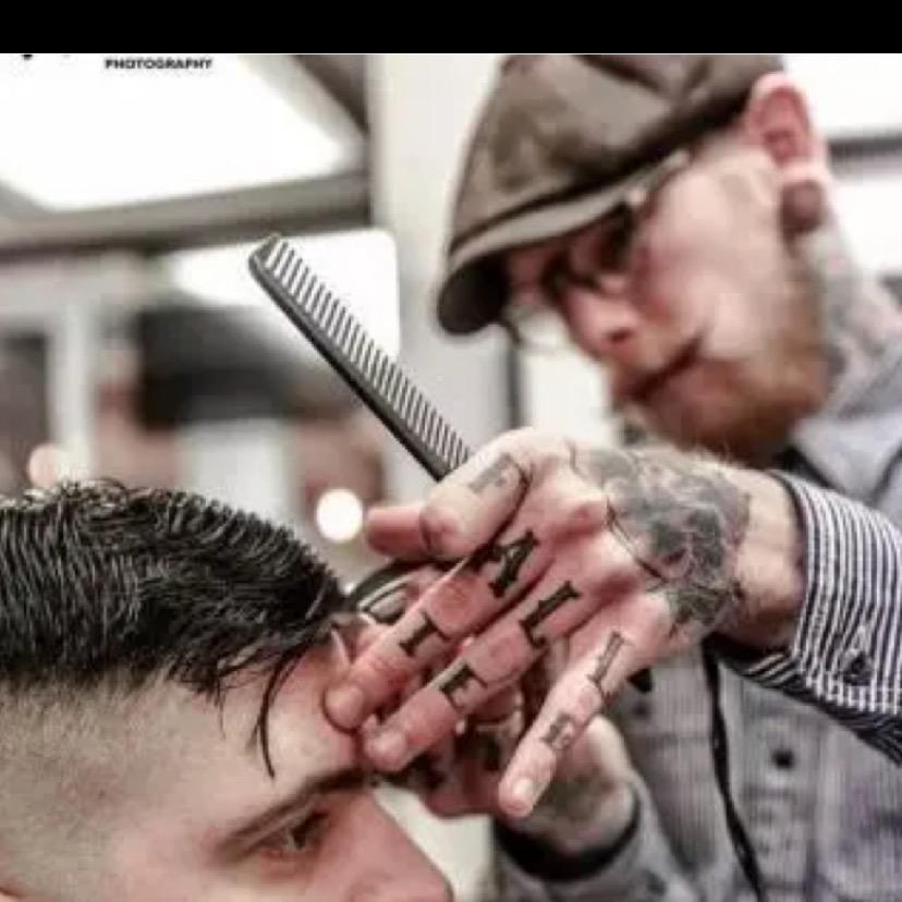 简阳市慕斯男士私人定制理发馆