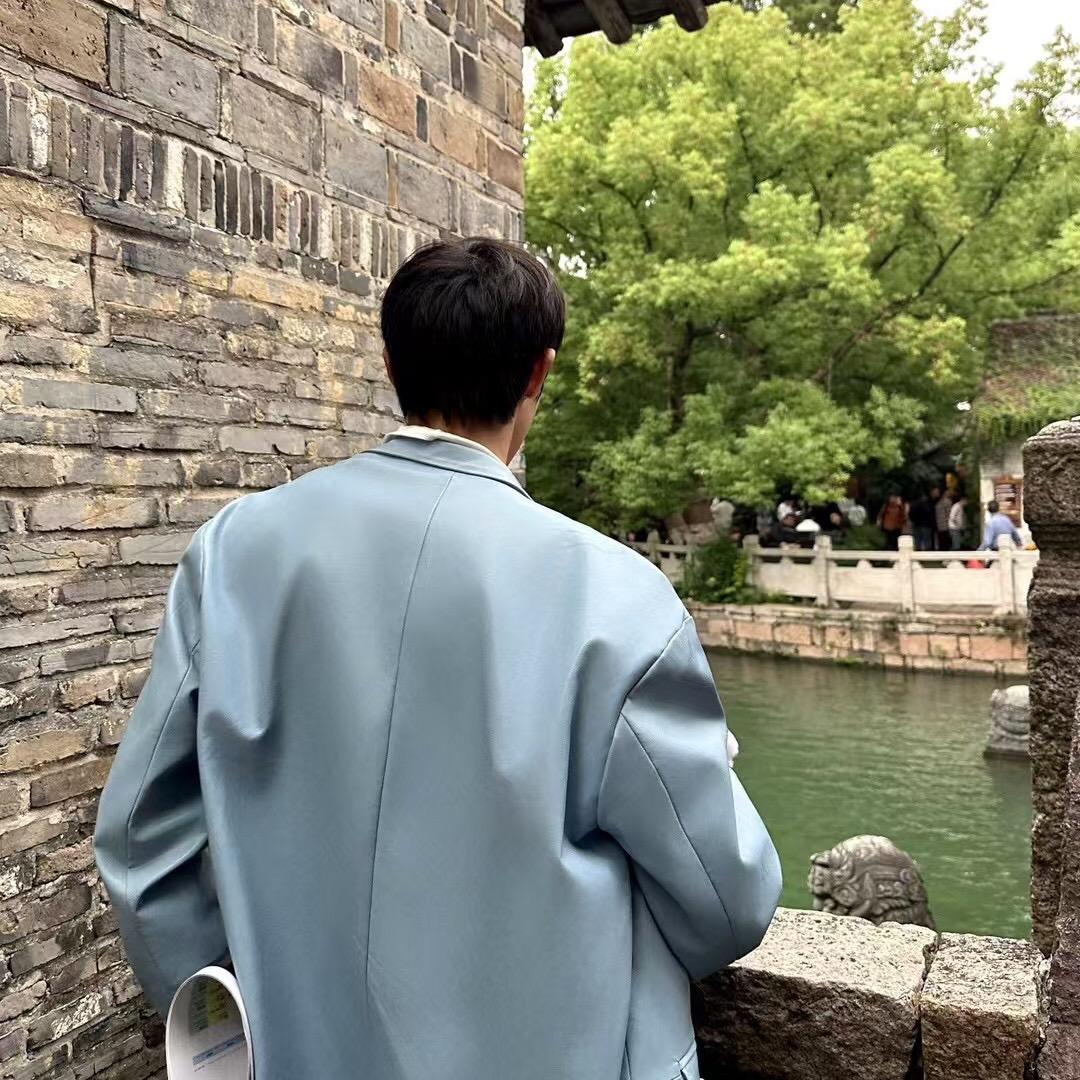 之昂 张