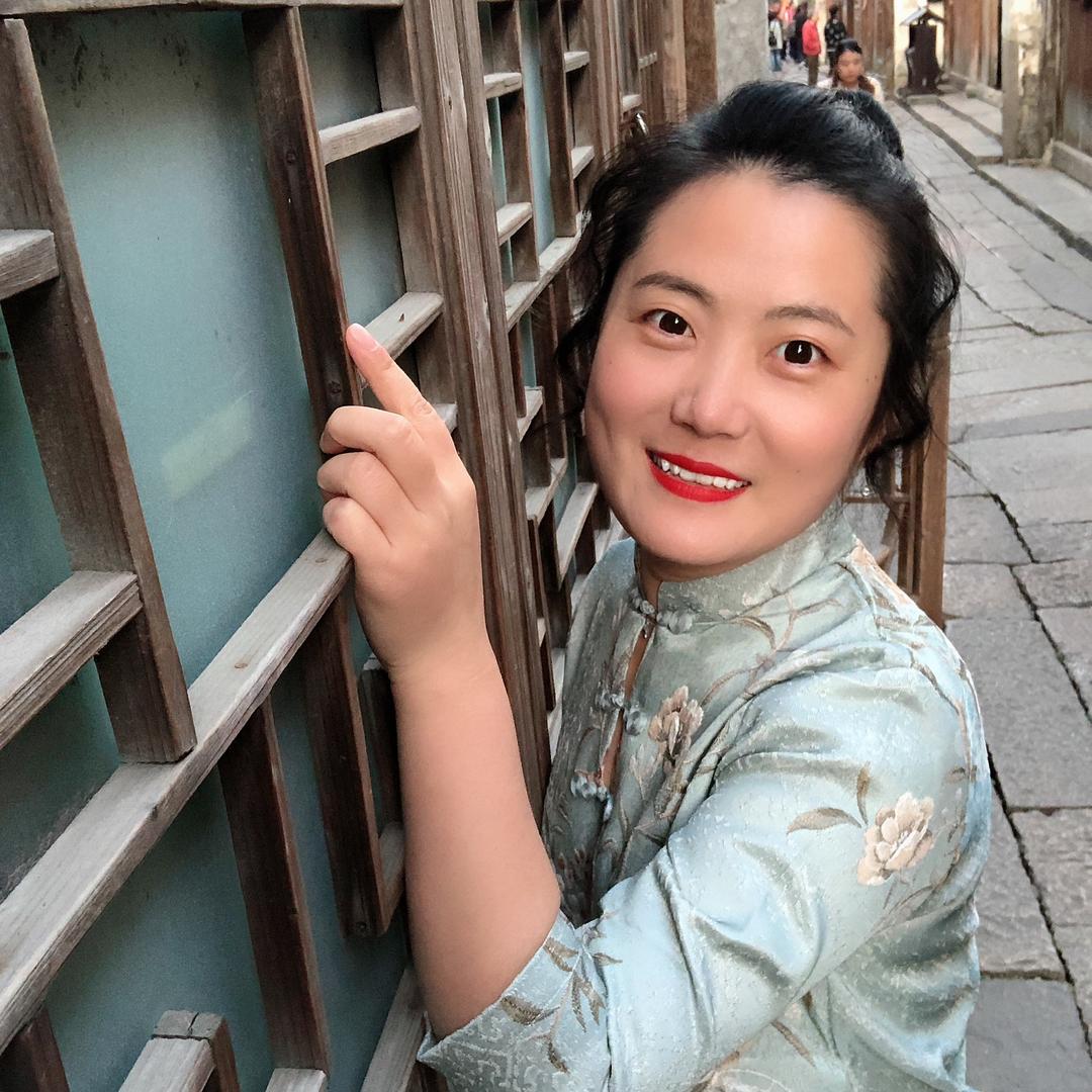 虫虫老师的小书架📚