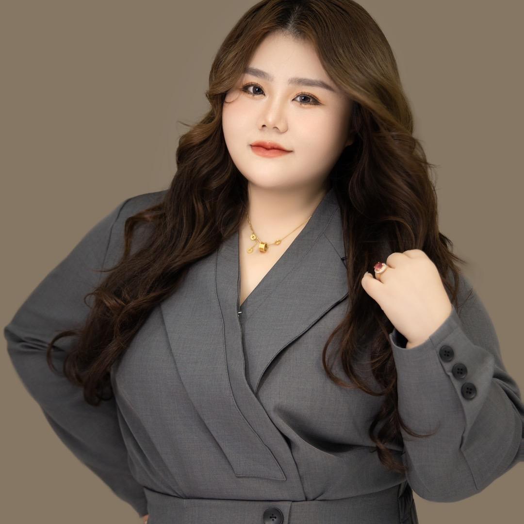 杨千金全国大码婚纱定制