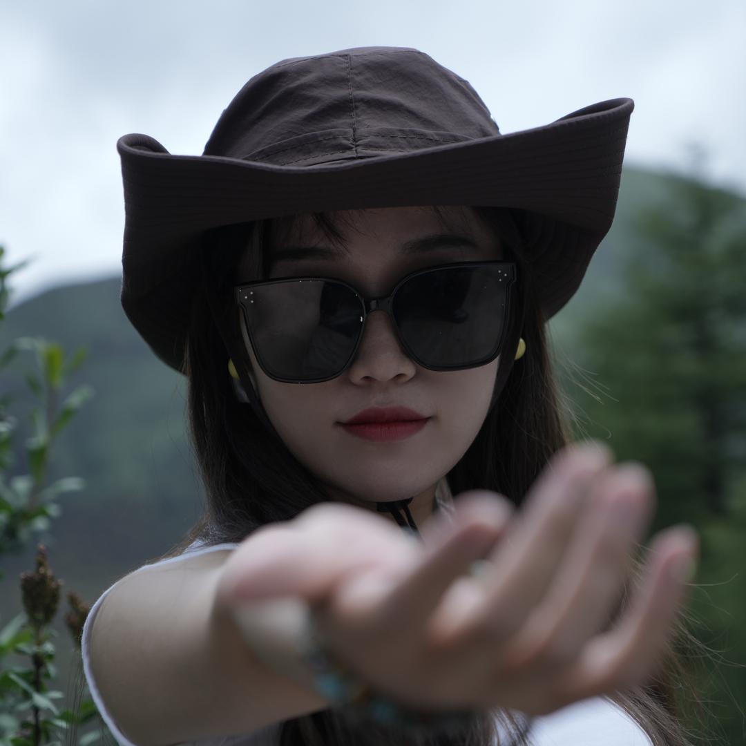 开心的小小