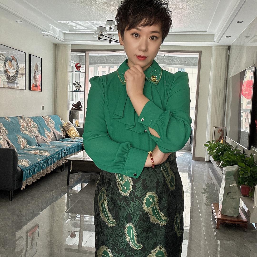 唯美的笑艳子