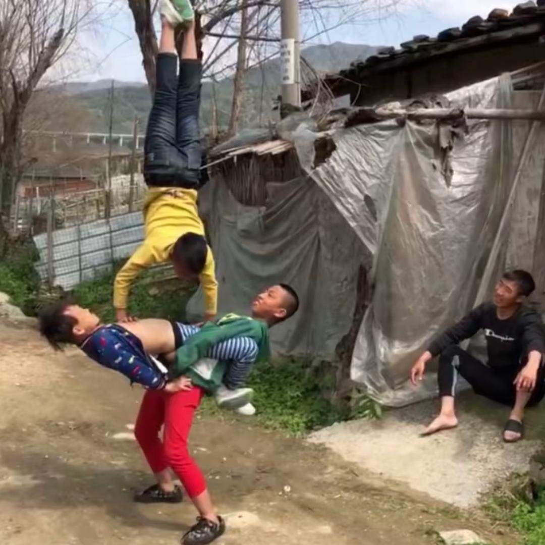 农村人带六个农村娃