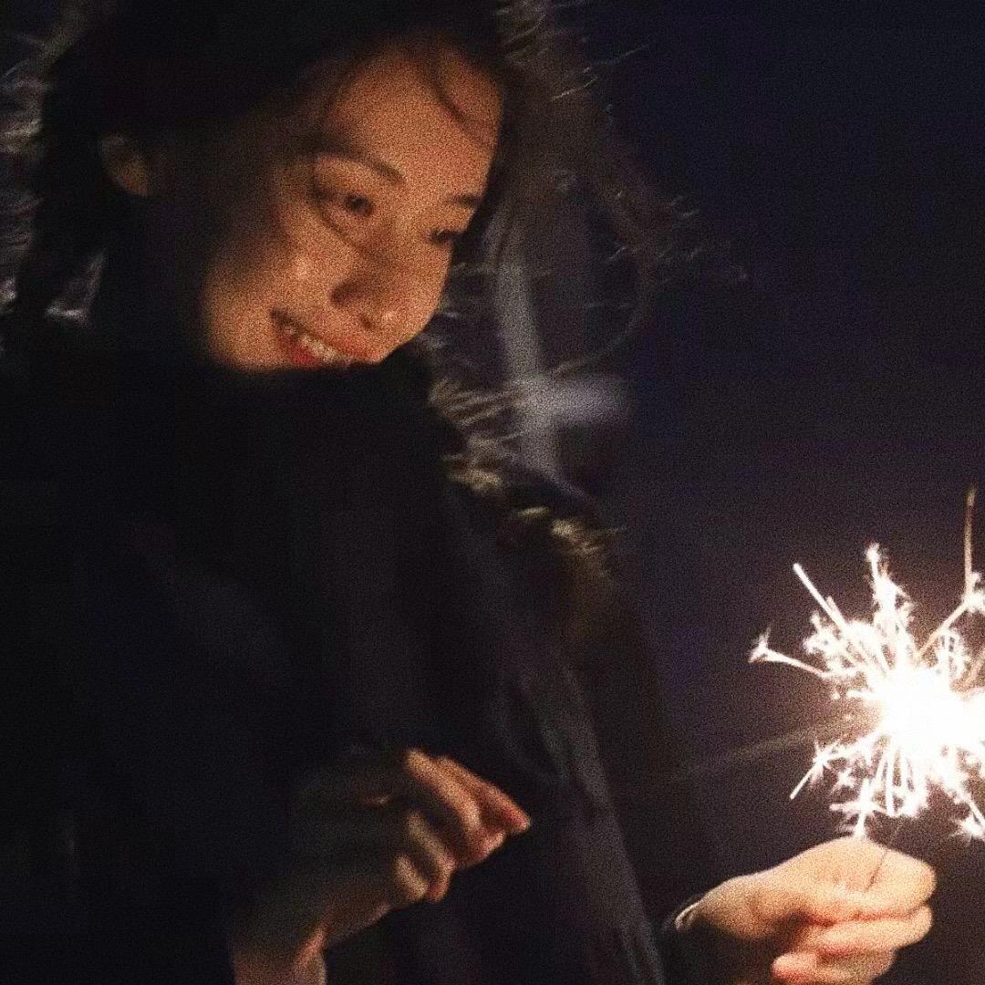 脑袋里在开party