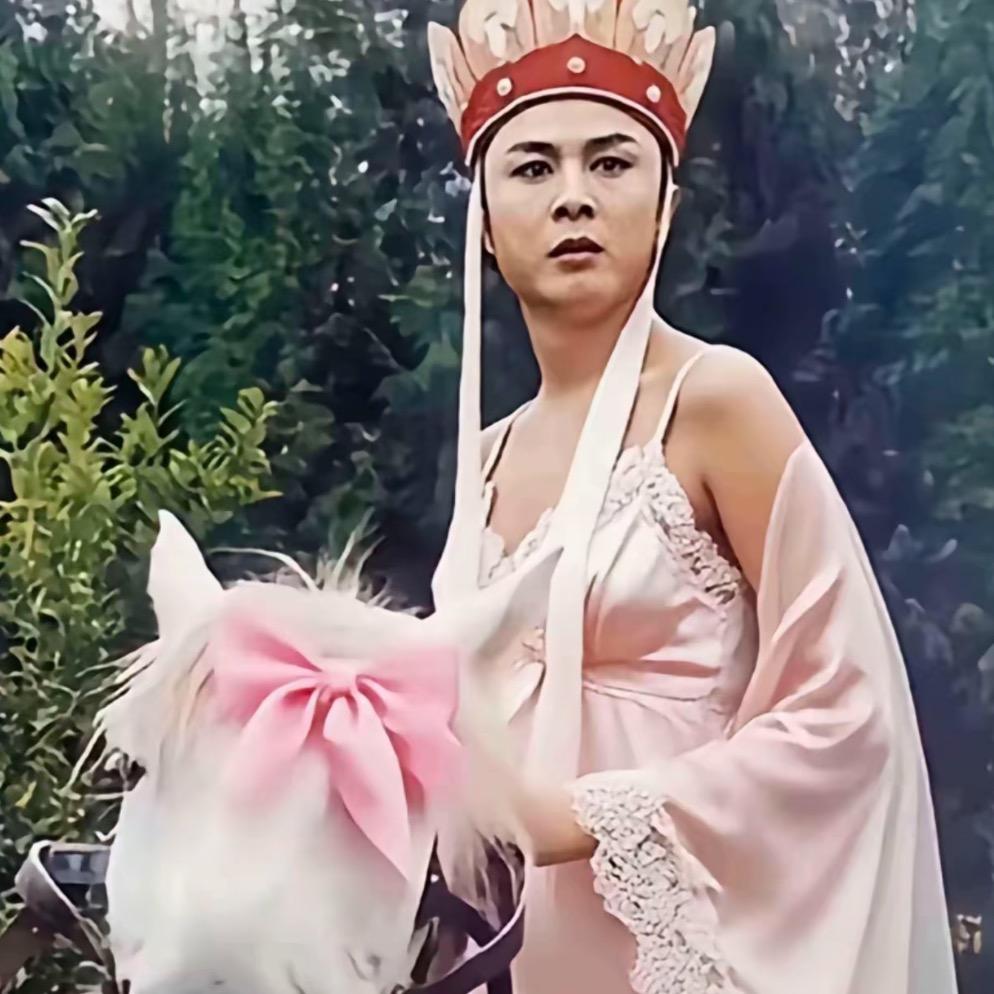 小新喜欢的成熟知性温柔大姐姐