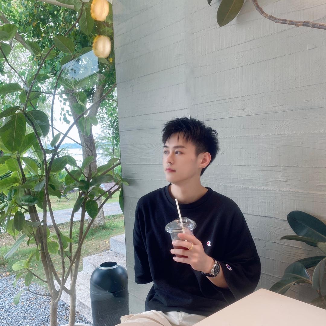 陈飞飞_