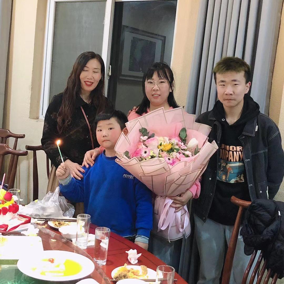舞阳丁丁服饰