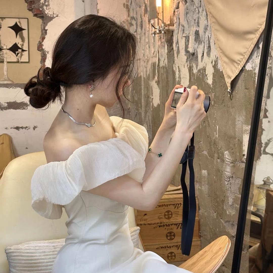 Yu 、