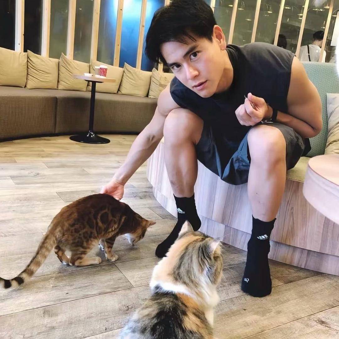 Yuan_Jing_rosé