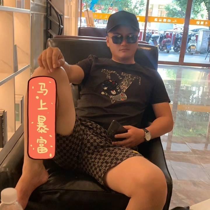 24k纯金男人