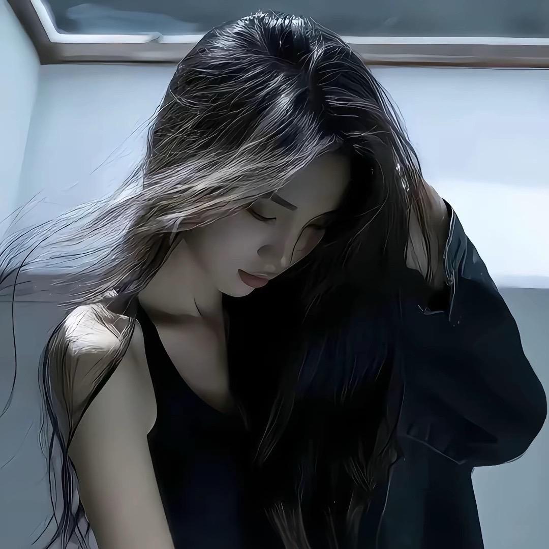 娅娅💕背影
