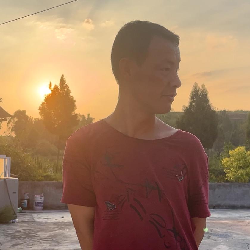 不穿袜子的小罗