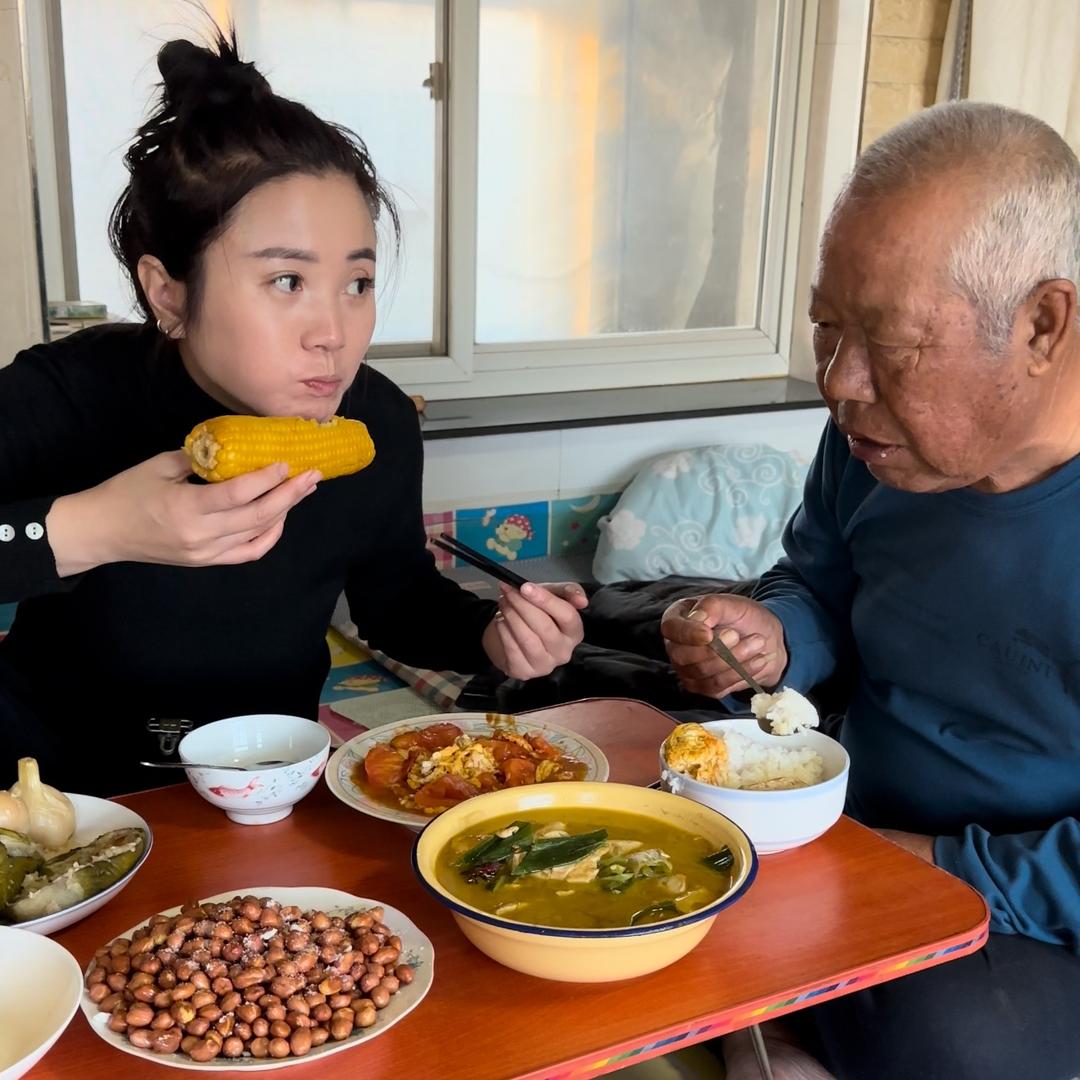 赵家姑娘和老爸的农村生活