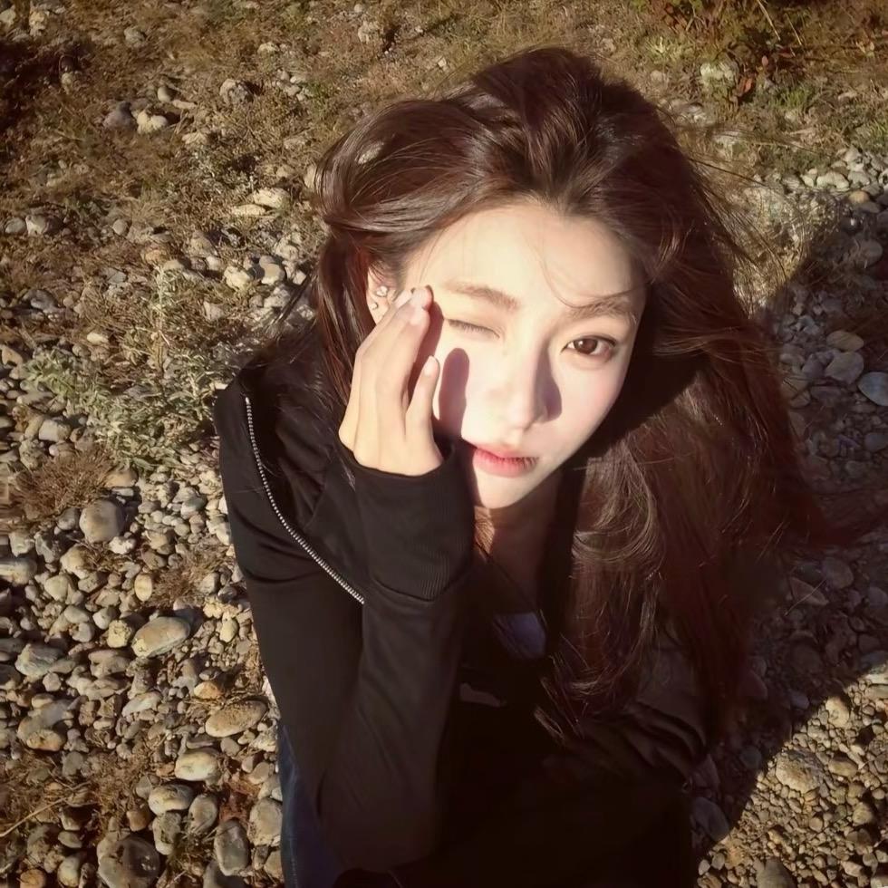 SYU.