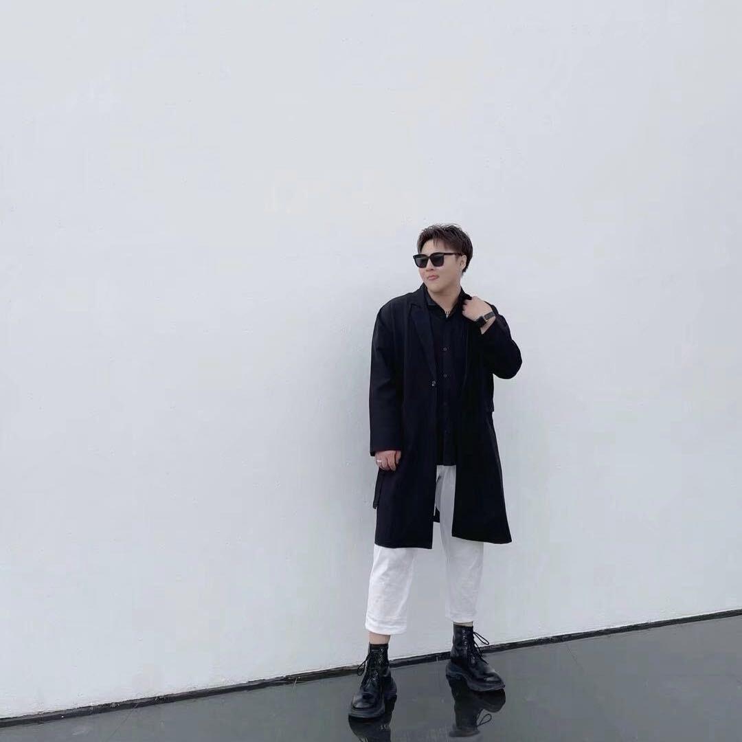 龙与是名托尼