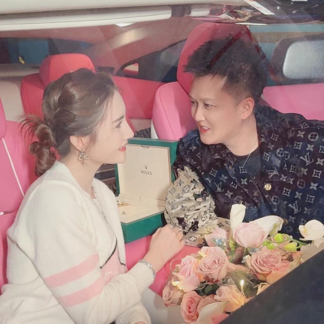 ㅤㅤㅤ七婶和娜姐(精彩直播)ㅤㅤㅤㅤ