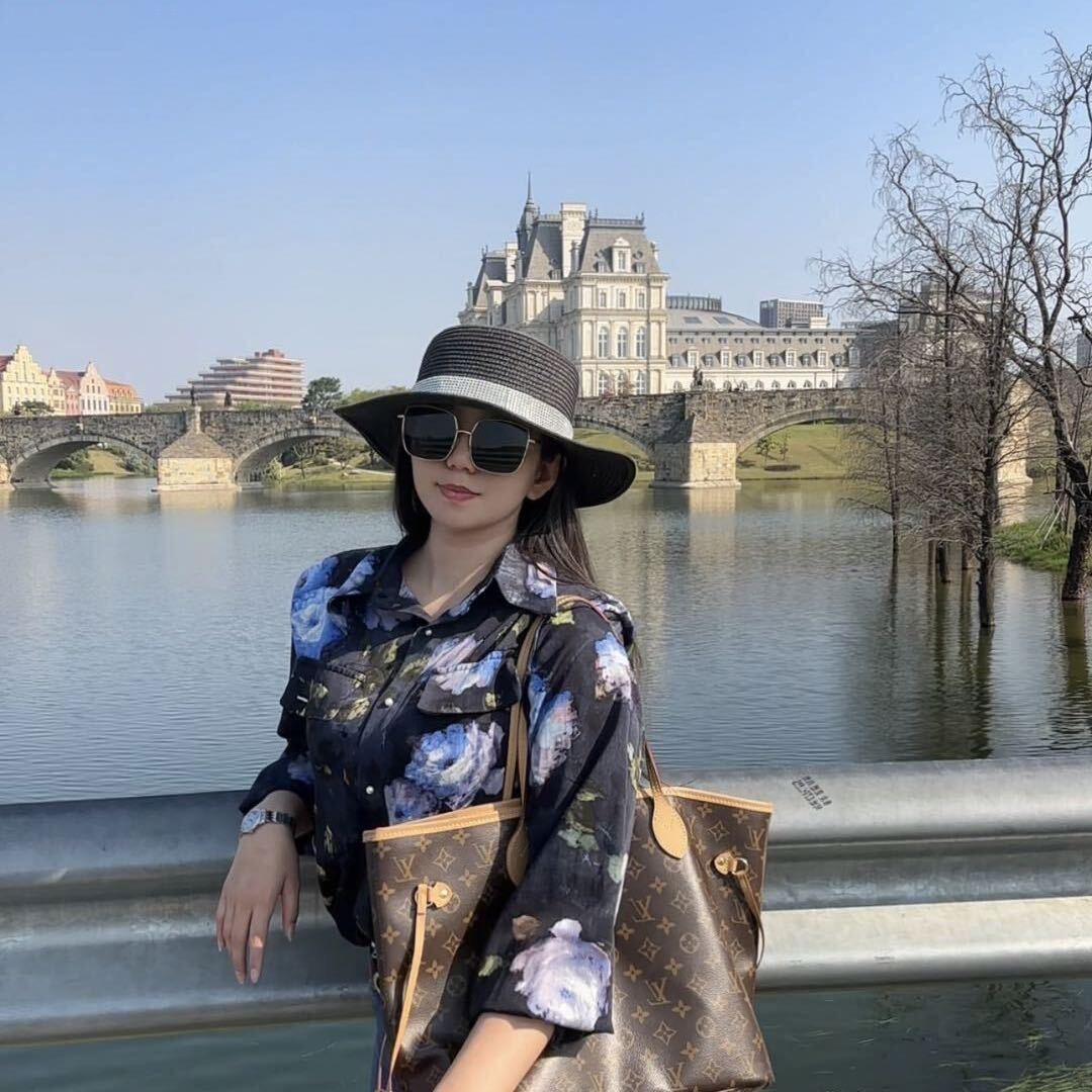 农村小芳骑摩托