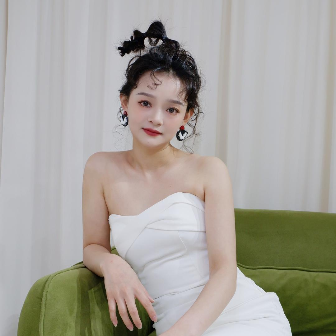 黄小姐化妆造型