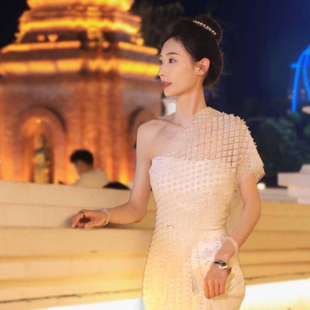 帅了个悦👸🏻