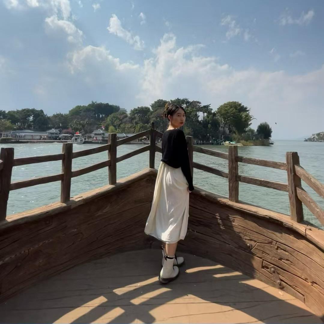 小嘴叭叭儿的嘉丽