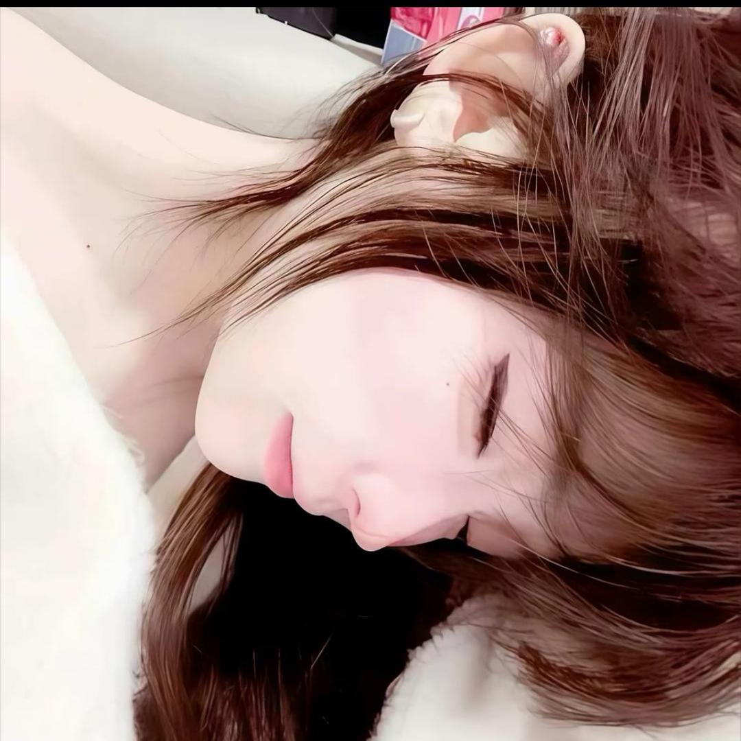雯雯꒦ິ^꒦ິ