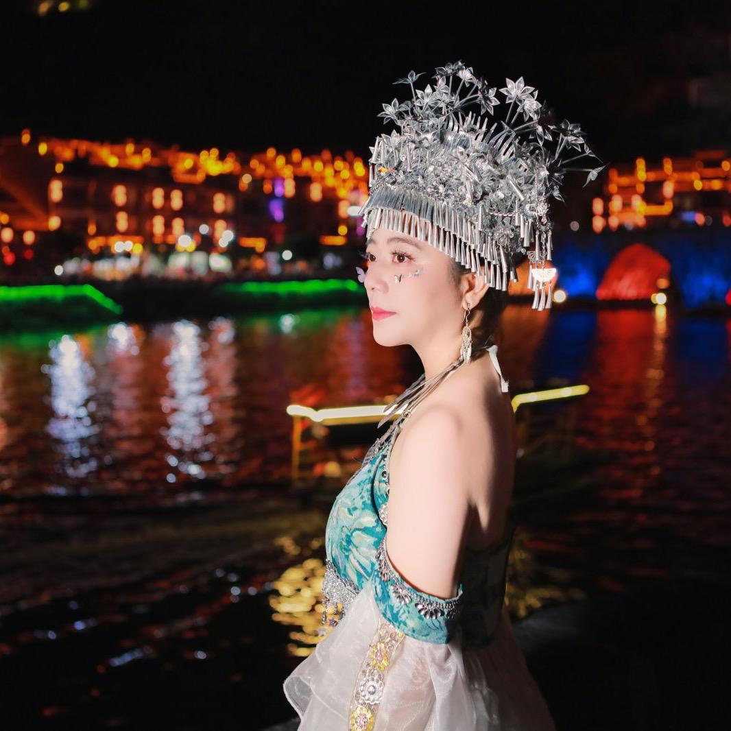 L V🧚🏾‍♂️🧚🏾‍♂️